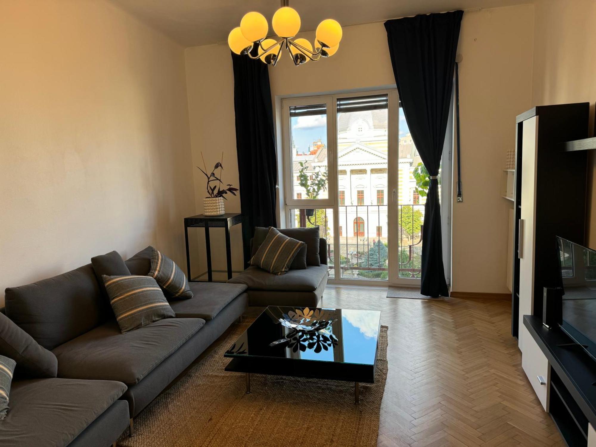 Airy & Beautiful Downtown Apartment Bukarest Kültér fotó