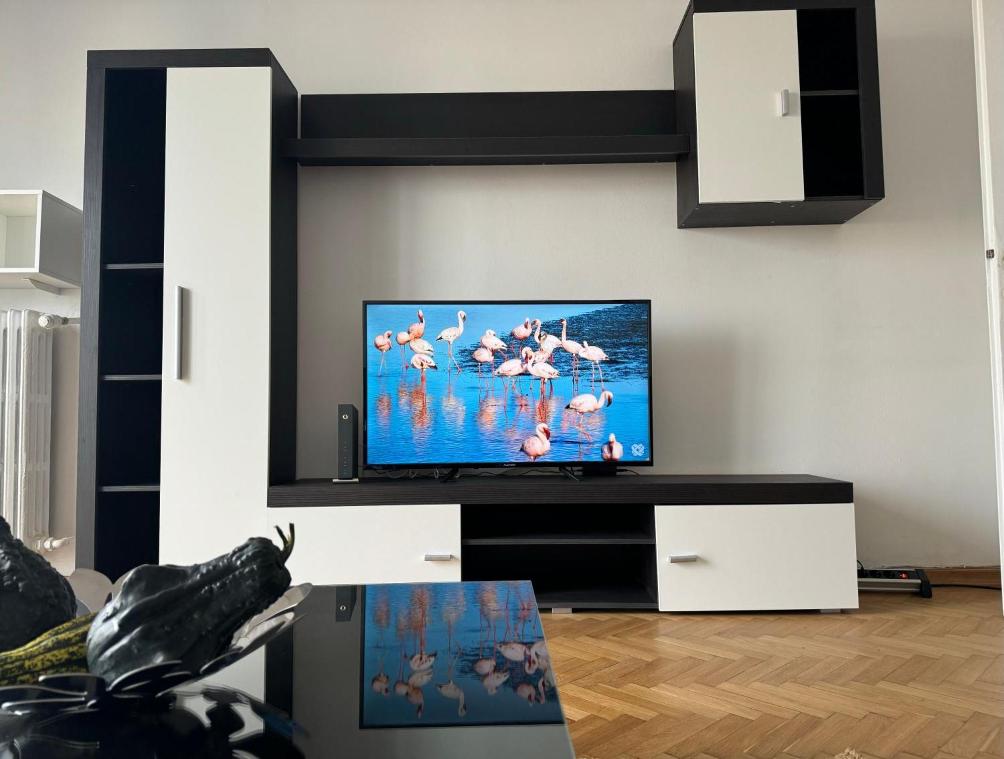 Airy & Beautiful Downtown Apartment Bukarest Kültér fotó
