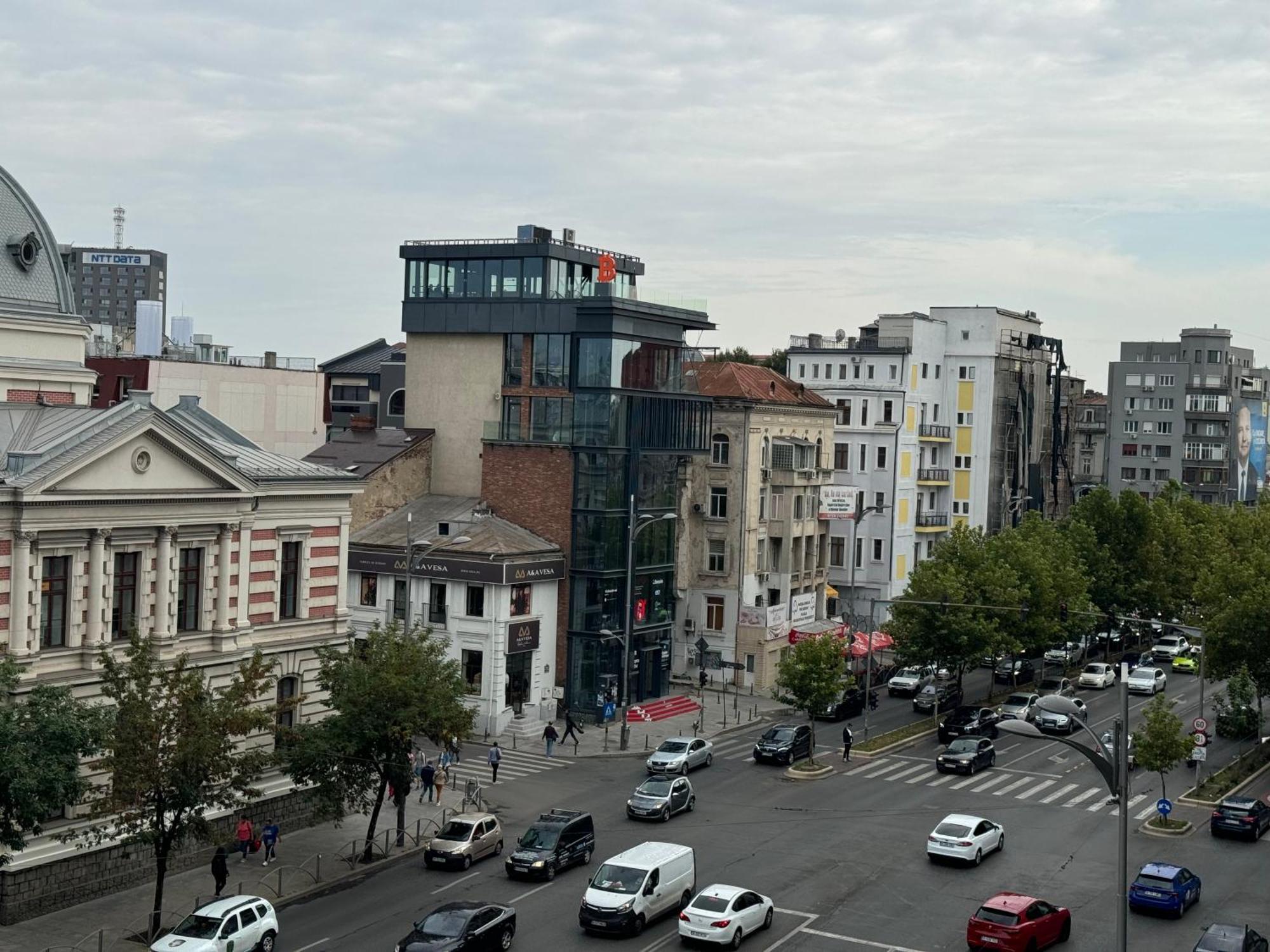 Airy & Beautiful Downtown Apartment Bukarest Kültér fotó