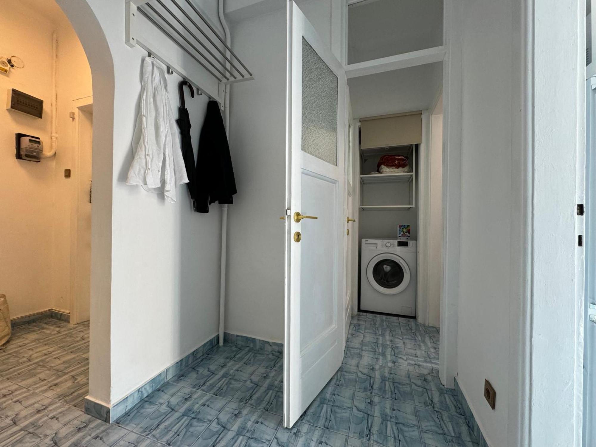 Airy & Beautiful Downtown Apartment Bukarest Kültér fotó